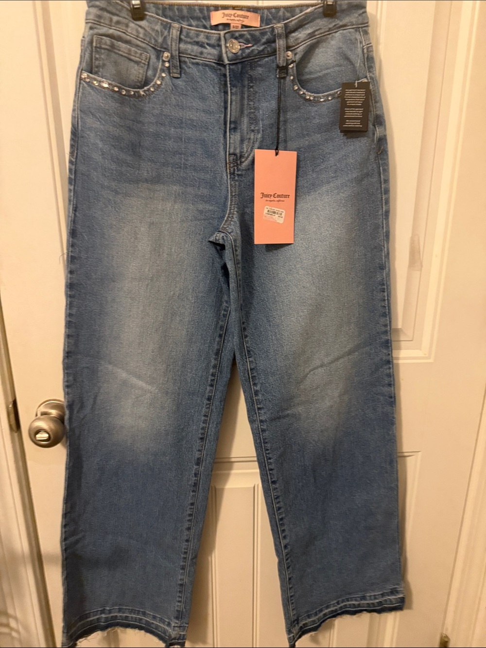 Juicy Couture Light Wash wide Leg Jeans with Studded Pocket Trim size 5/27